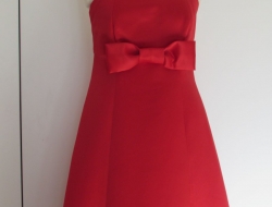 Vestido largo raso rojo evasé